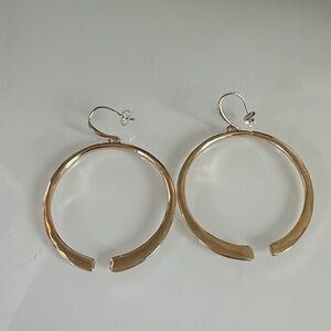 Elegant Gold Hoop Earrings